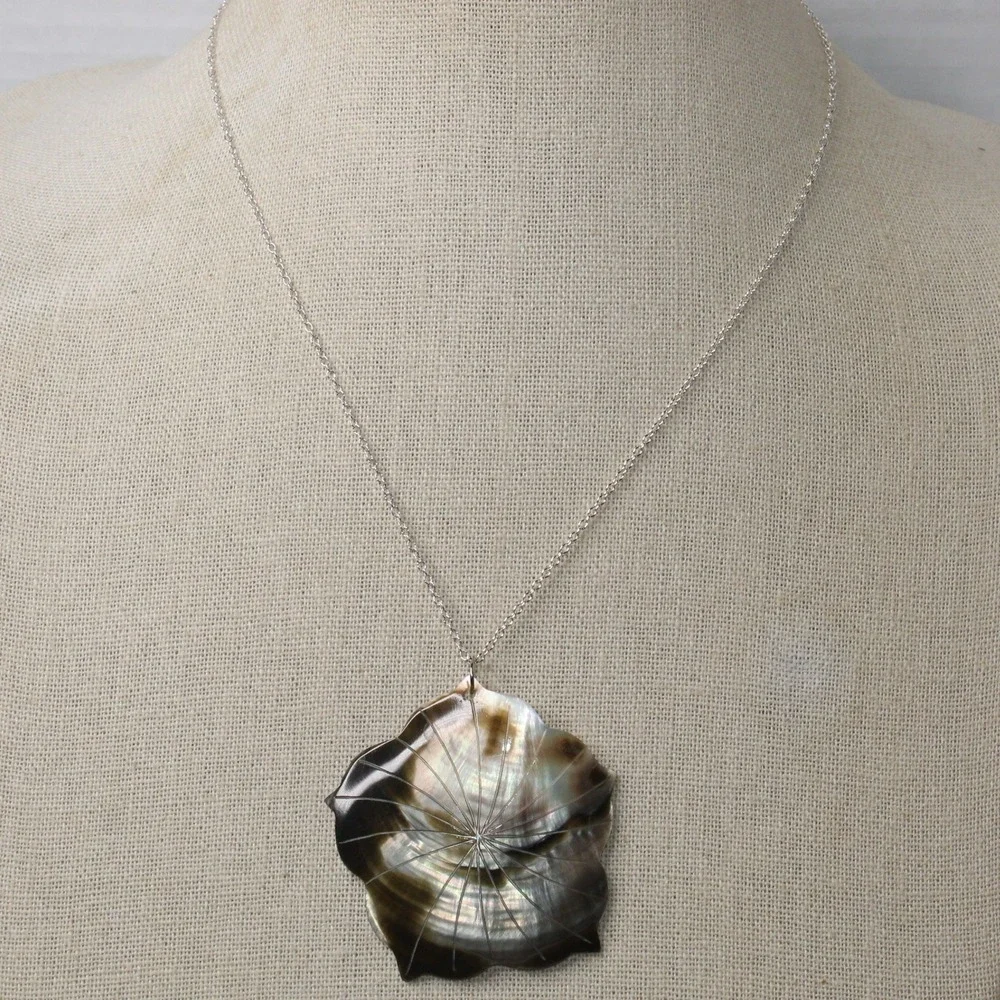 Necklace Carved Black Mother of Pearl Shell Flower Pendant 18.5in Silver Tone